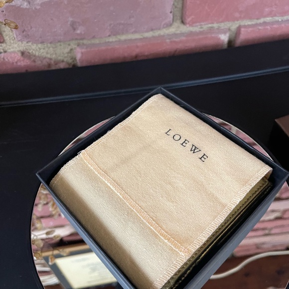 Loewe Gold Wallet - Picture 4 of 13